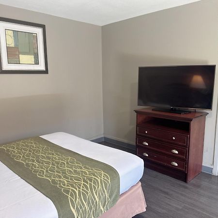 Deluxe Inn Боузър Сити Екстериор снимка