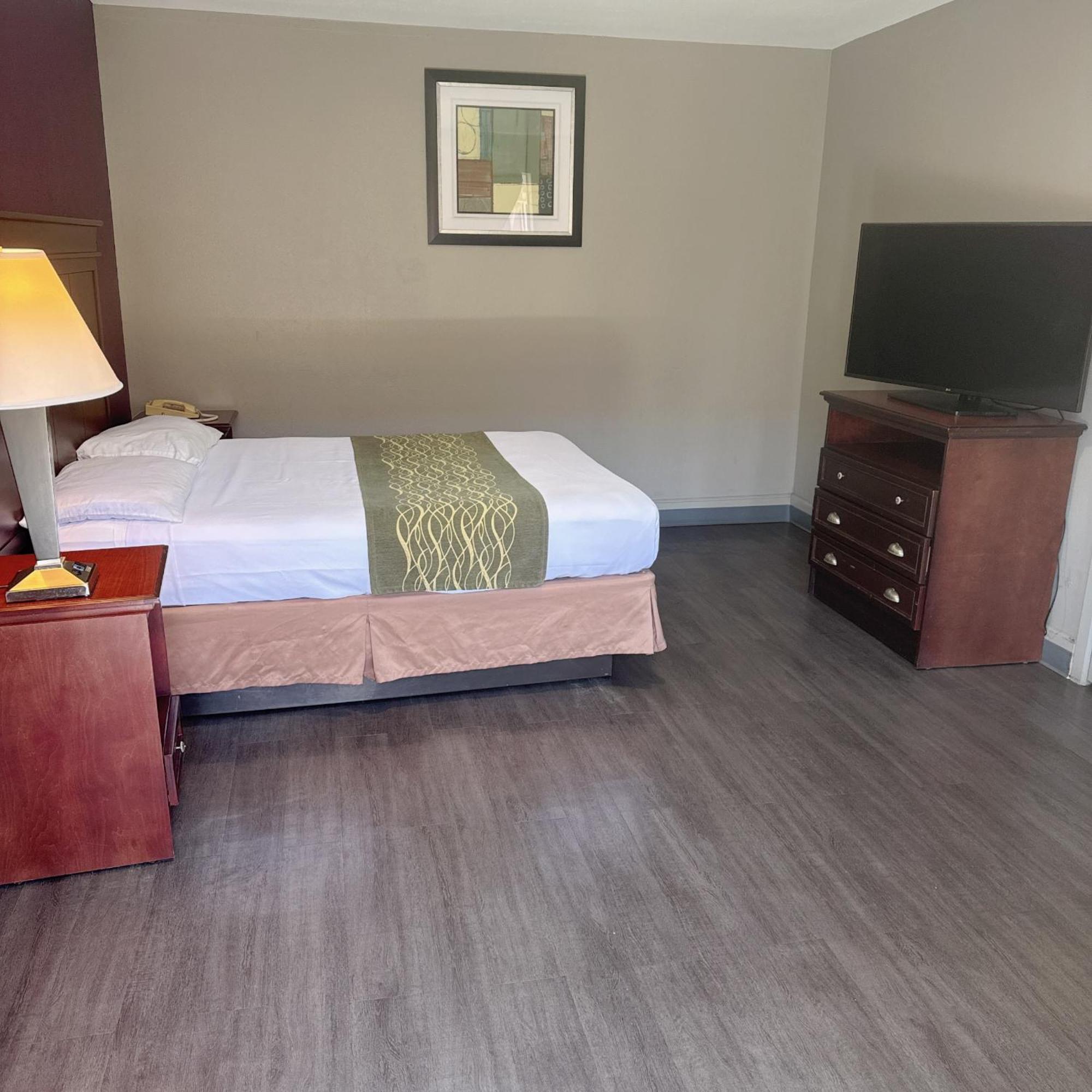 Deluxe Inn Боузър Сити Екстериор снимка